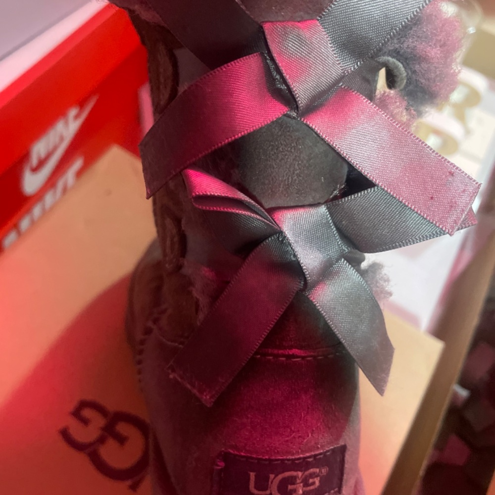 Uggs - Picture 2 of 2